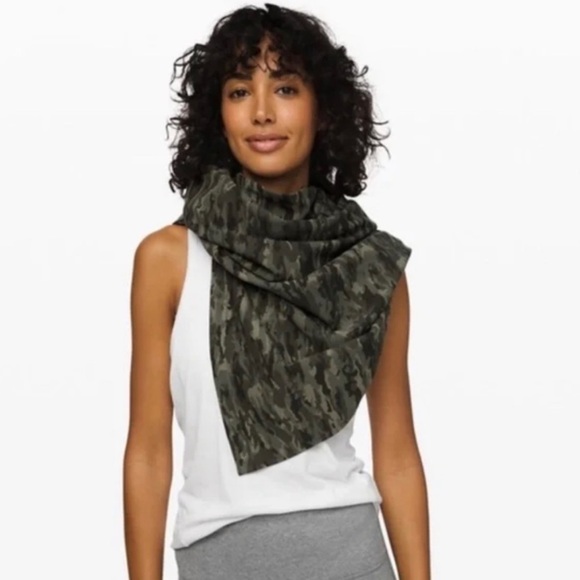 NWT Lululemon Vinyasa MULTIways Camo Scarf - Picture 2 of 9